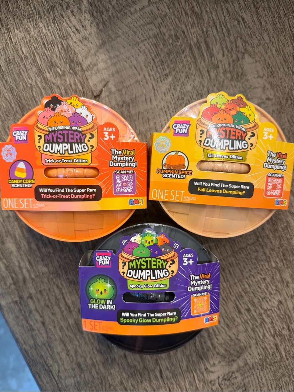 RMS Crazy Fun Mystery Dumpling Halloween Fall Set Pumpkin Leaves Spooky Glow Bao